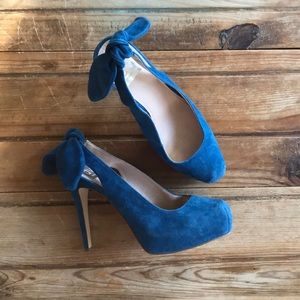 Dolce Vita Blue Suede Pumps